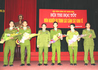 Hội thi học tốt môn Nghiệp vụ trinh sát của Khoa NVCSPCTP kinh tế